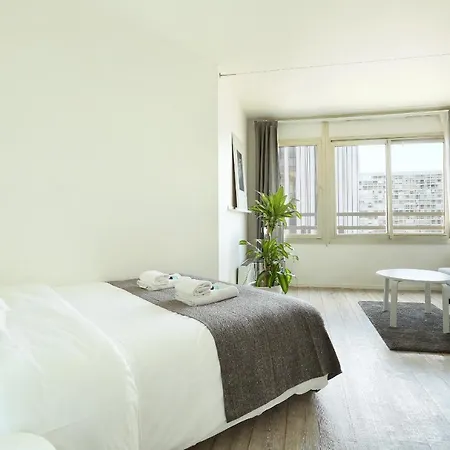 アパート Montparnasse / Avenue Du Maine パリ